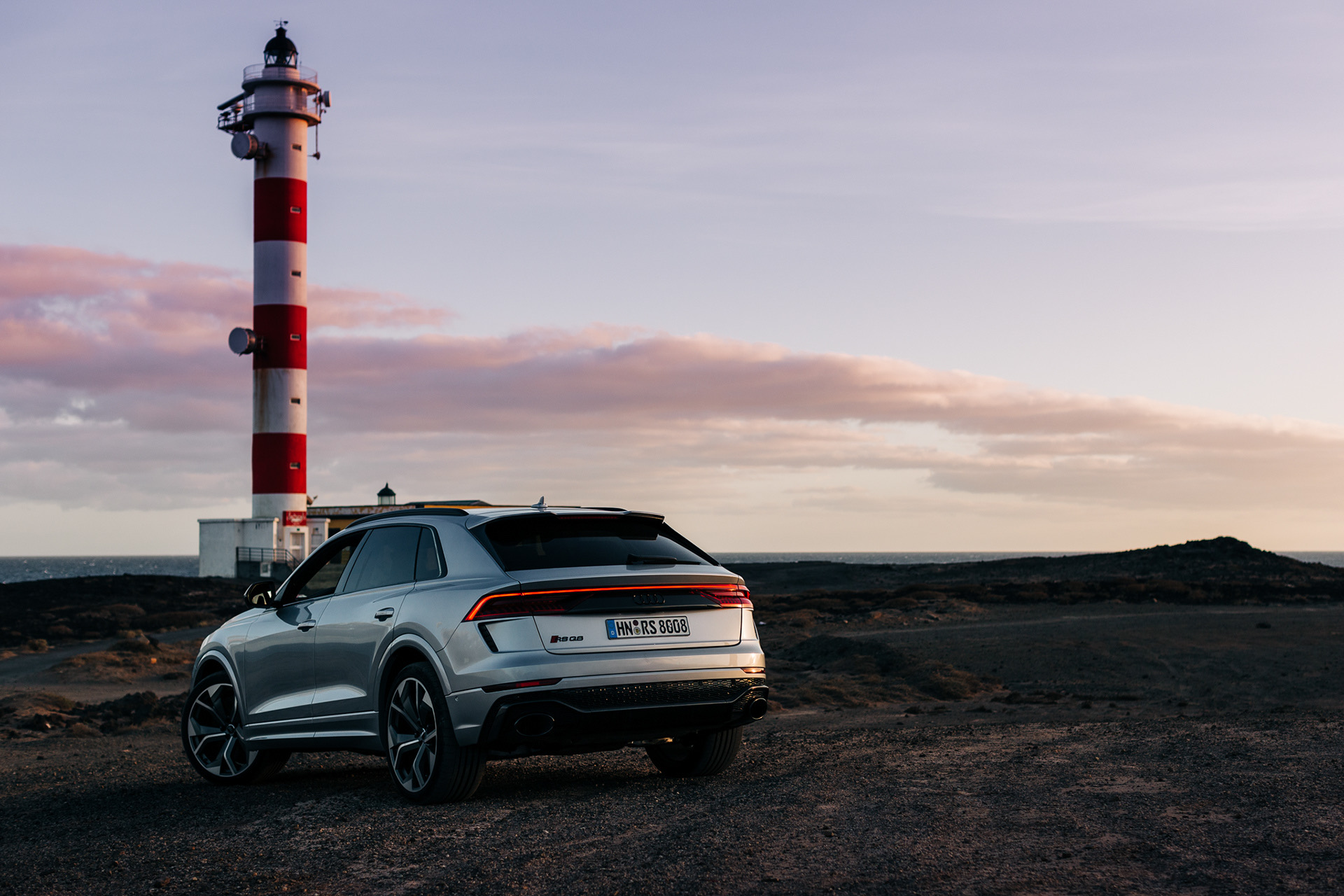 Audi-RSQ8-Leuchtturm